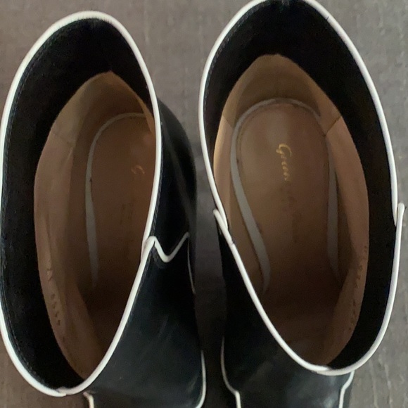 Gianvito Rossi Leather Ankle Boots - Picture 3 of 8